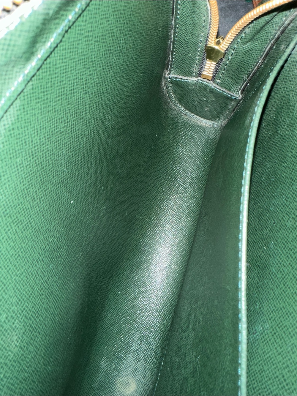 Louis Vuitton Dark Green Leather Toiletry Bag with Wristlet PREOWNED AUTHENTIC. - Picture 11 of 12